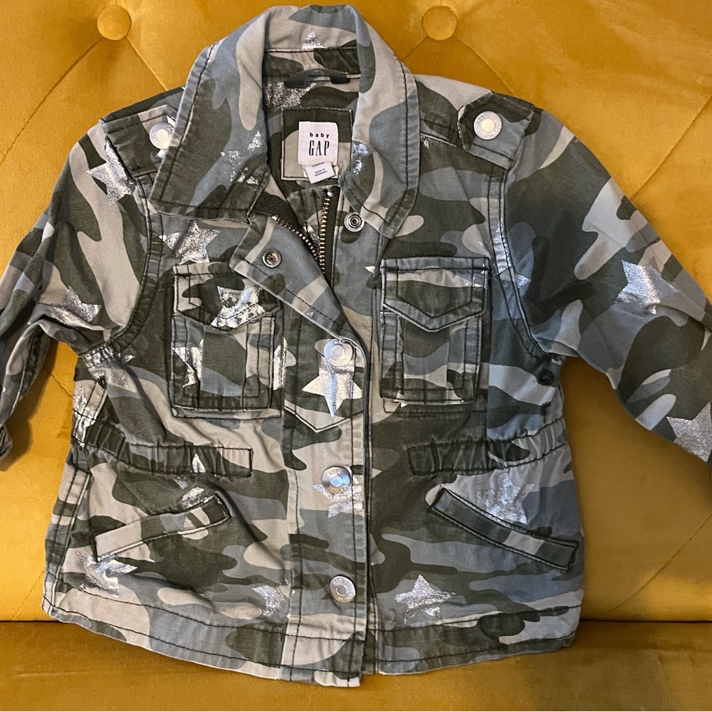 Baby gap camouflage and stars canvas jacket size 12-18 months